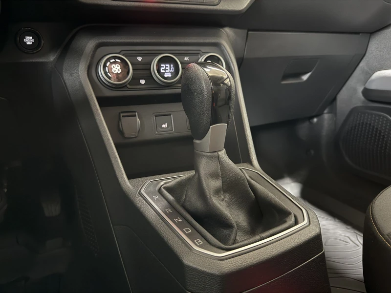 Dacia Jogger 1.6HEV/141HP/EXTREME/NAVI/LED/CAM/CARPLAY/176v, снимка 16 - Автомобили и джипове - 49763613