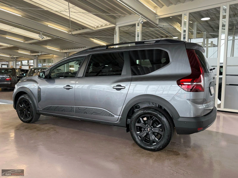 Dacia Jogger 1.6HEV/141HP/EXTREME/NAVI/LED/CAM/CARPLAY/176v, снимка 2 - Автомобили и джипове - 49763613