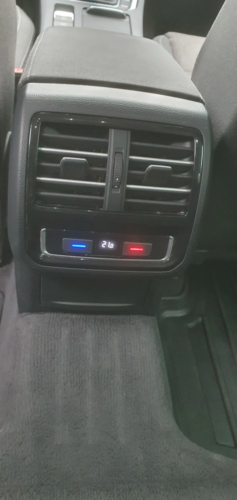 VW Passat Passat 2.0TDI 4Motion, снимка 9 - Автомобили и джипове - 52310298