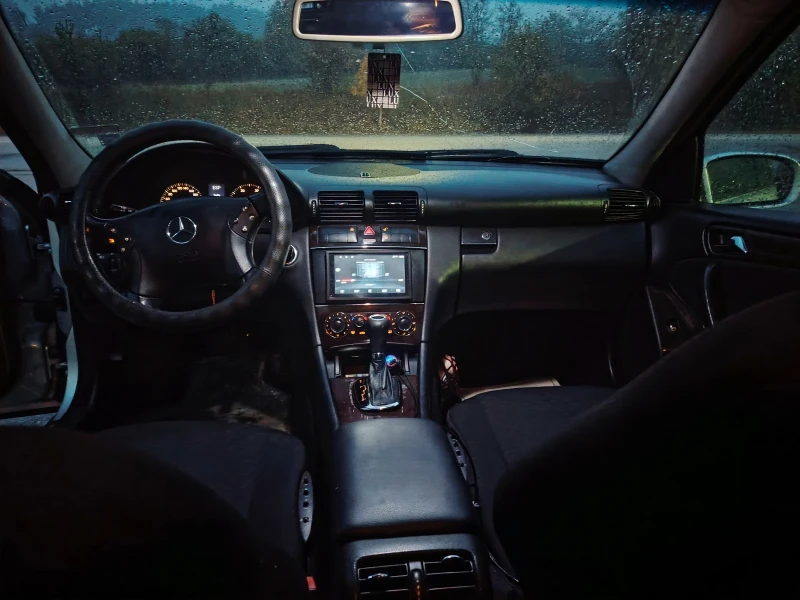 Mercedes-Benz C 270, снимка 9 - Автомобили и джипове - 52832904