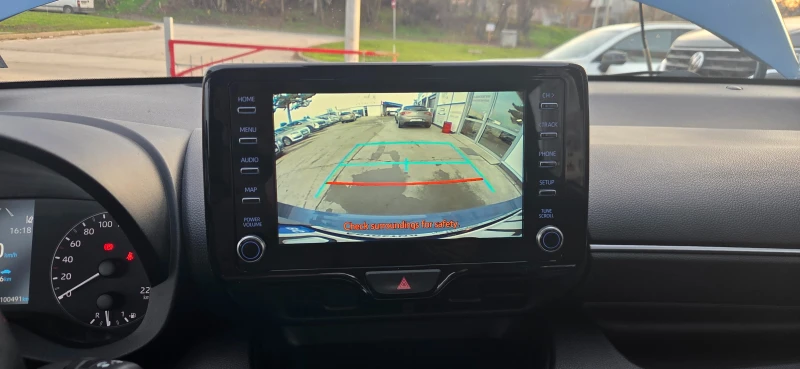 Toyota Yaris ГАРАНЦИЯ 06.2031г., снимка 12 - Автомобили и джипове - 52848123