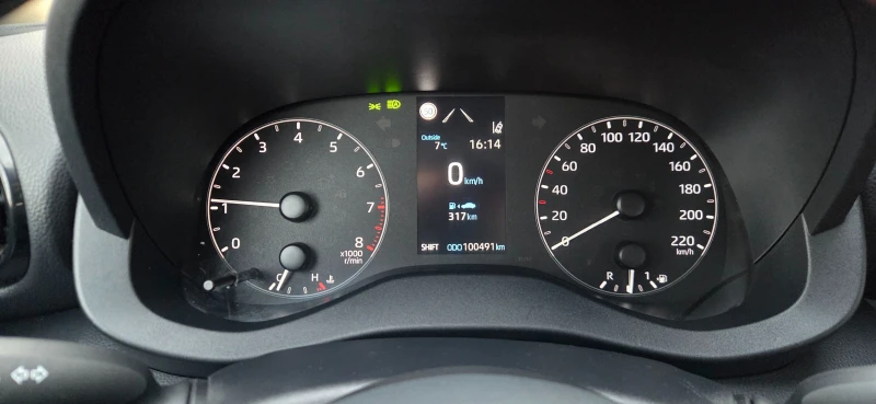 Toyota Yaris ГАРАНЦИЯ 06.2031г., снимка 16 - Автомобили и джипове - 52848123