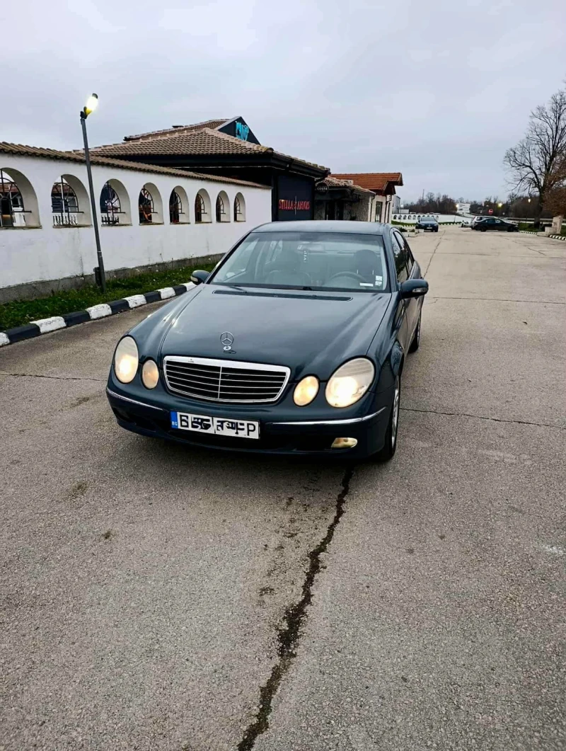 Mercedes-Benz E 220 РЪЧКА , снимка 2 - Автомобили и джипове - 52886363