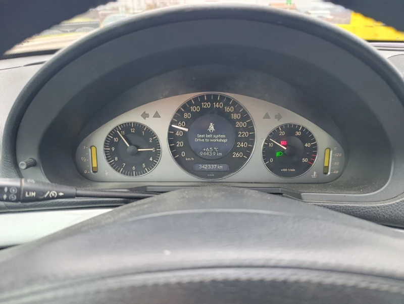 Mercedes-Benz E 220 РЪЧКА , снимка 6 - Автомобили и джипове - 52886363
