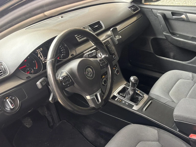 VW Passat 2.0TDI , снимка 17 - Автомобили и джипове - 53215443