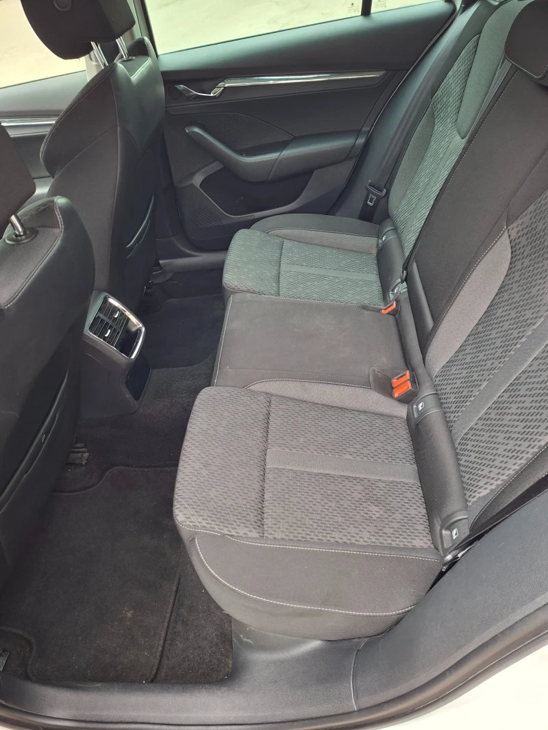 Skoda Octavia 1.5 TSI, LED MATRIX, в гаранция, снимка 14 - Автомобили и джипове - 53525086