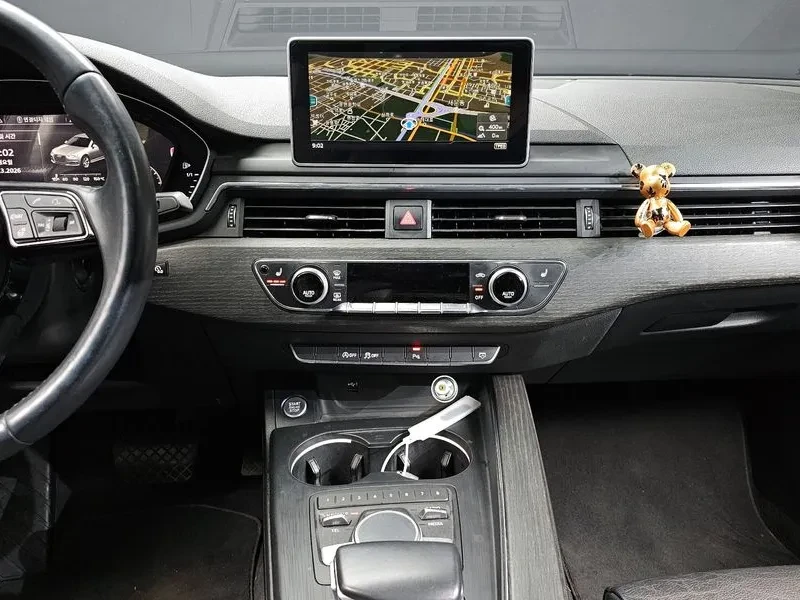 Audi A4 2.0 TDI, снимка 14 - Автомобили и джипове - 54144401