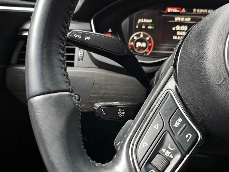 Audi A4 2.0 TDI, снимка 16 - Автомобили и джипове - 54144401