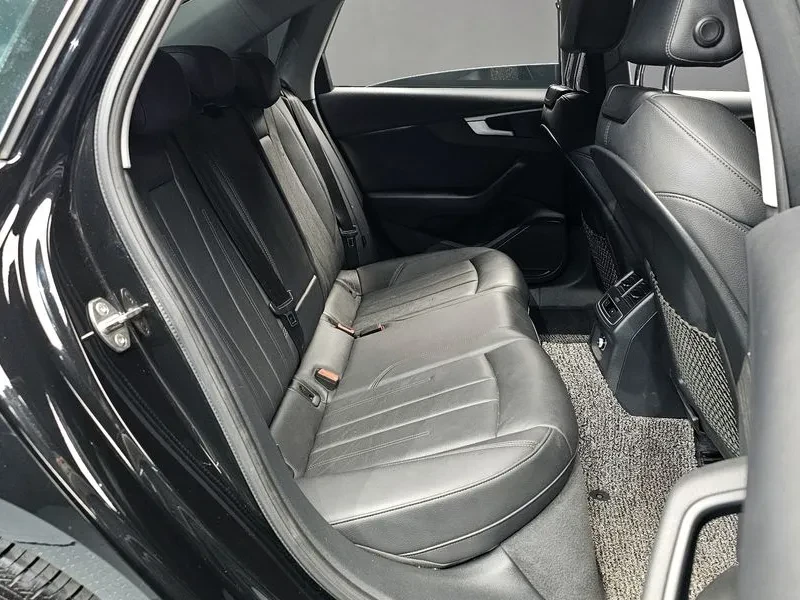 Audi A4 2.0 TDI, снимка 12 - Автомобили и джипове - 54144401