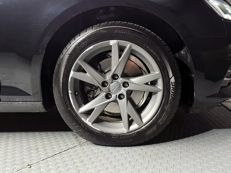 Audi A4 2.0 TDI, снимка 5 - Автомобили и джипове - 54144401