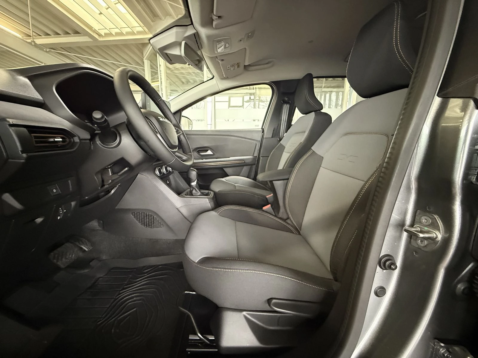 Dacia Jogger 1.6HEV/141HP/EXTREME/NAVI/LED/CAM/CARPLAY/176v | Mobile.bg   11