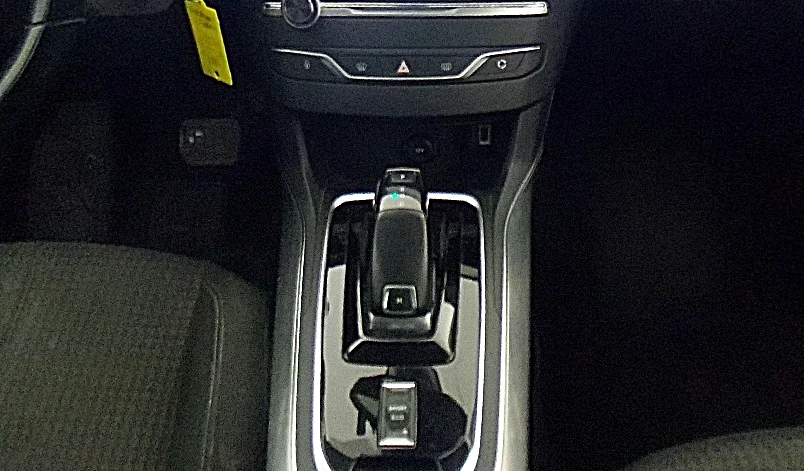 Peugeot 308 AUTOMATIC - изображение 8