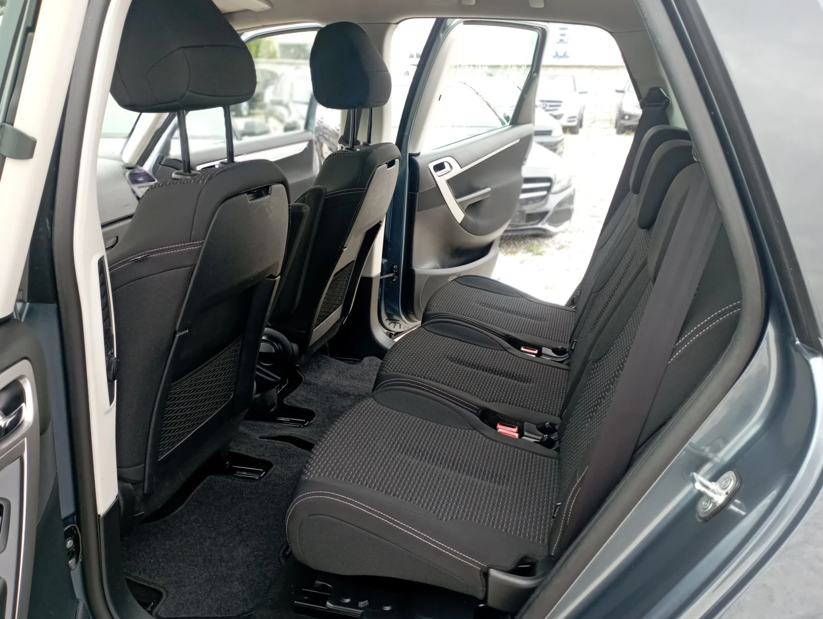 Citroen C4 Picasso 1.6HDI - изображение 8