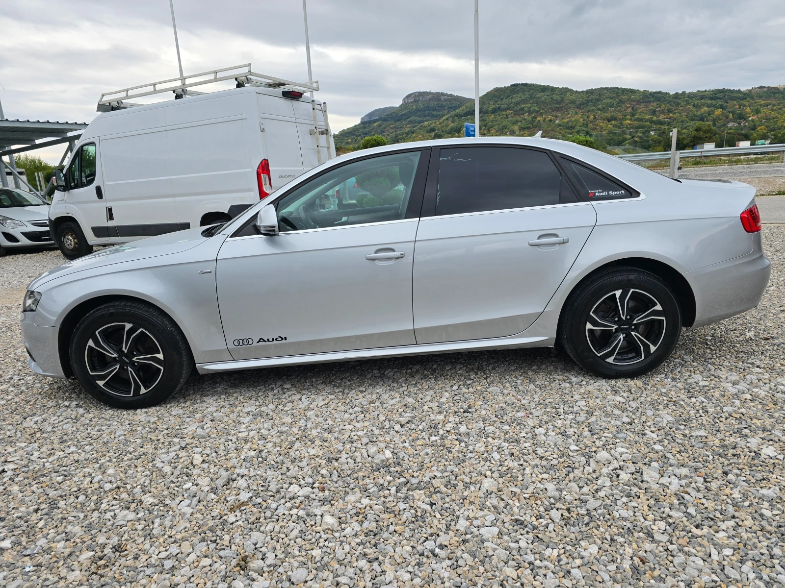 Audi A4 1.8 BENZIN S-LINE - изображение 2