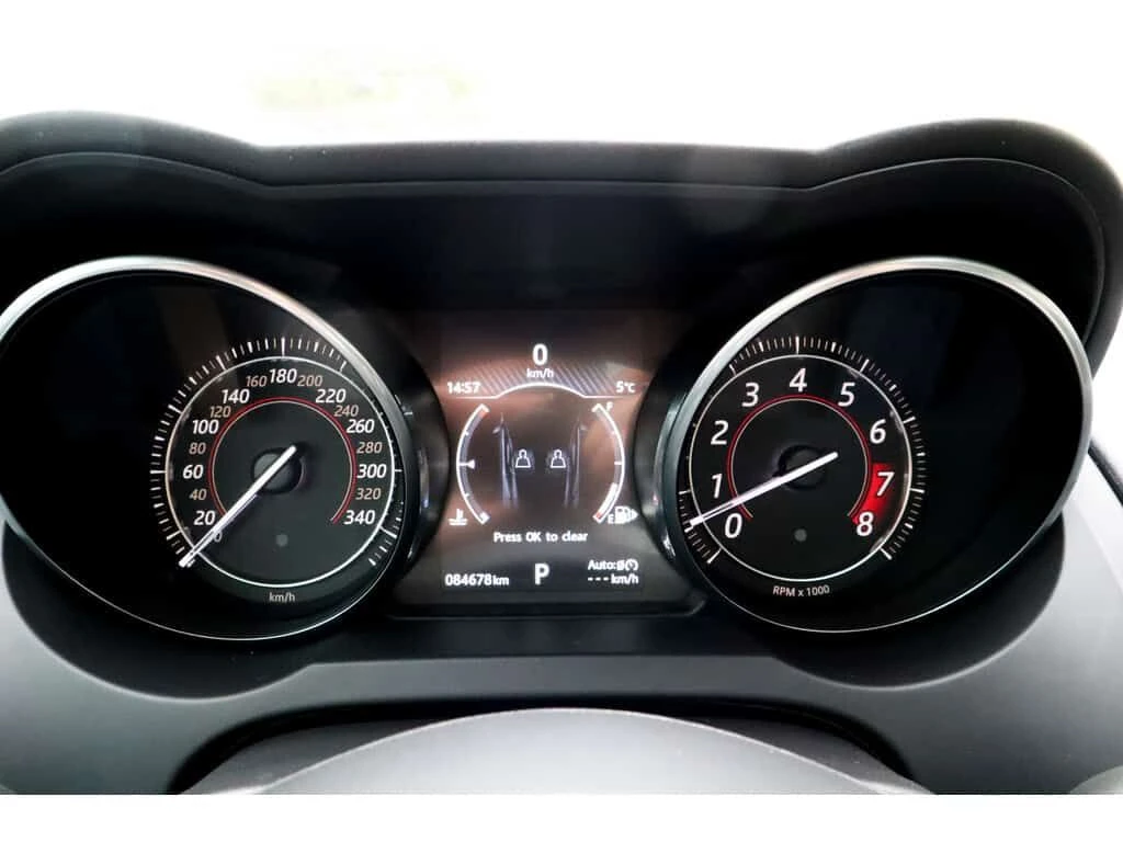 Jaguar F-Type R V8 AWD * Фиксирана цена до БГ * CARFAX * , снимка 17 - Автомобили и джипове - 53998555