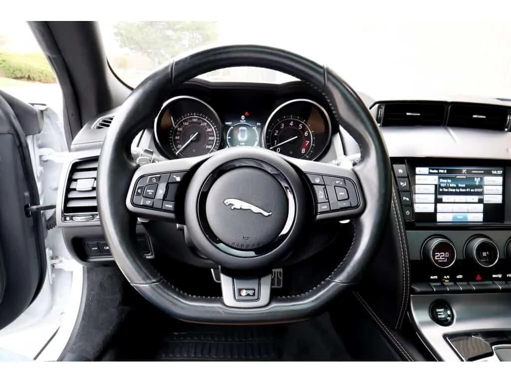 Jaguar F-Type R V8 AWD * Фиксирана цена до БГ * CARFAX * , снимка 16 - Автомобили и джипове - 53998555