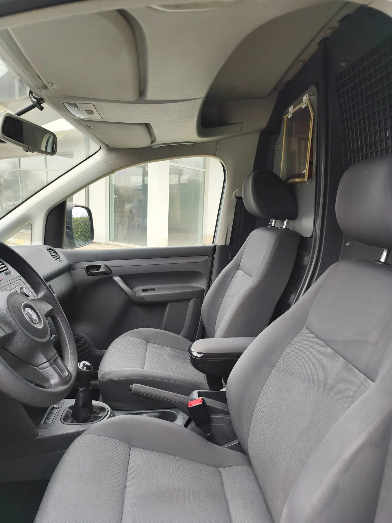 VW Caddy 1.600, снимка 6 - Автомобили и джипове - 54379695