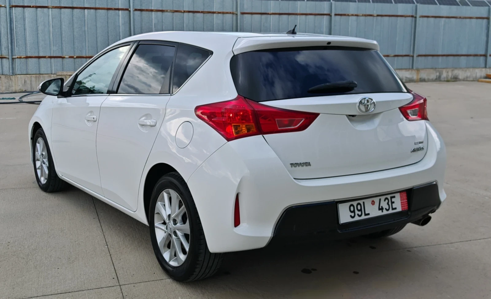 Toyota Auris 1.6VVTi AUTOMATIC* Bi-Xenon* Camera* Navi* Bluetoo, снимка 3 - Автомобили и джипове - 54657835