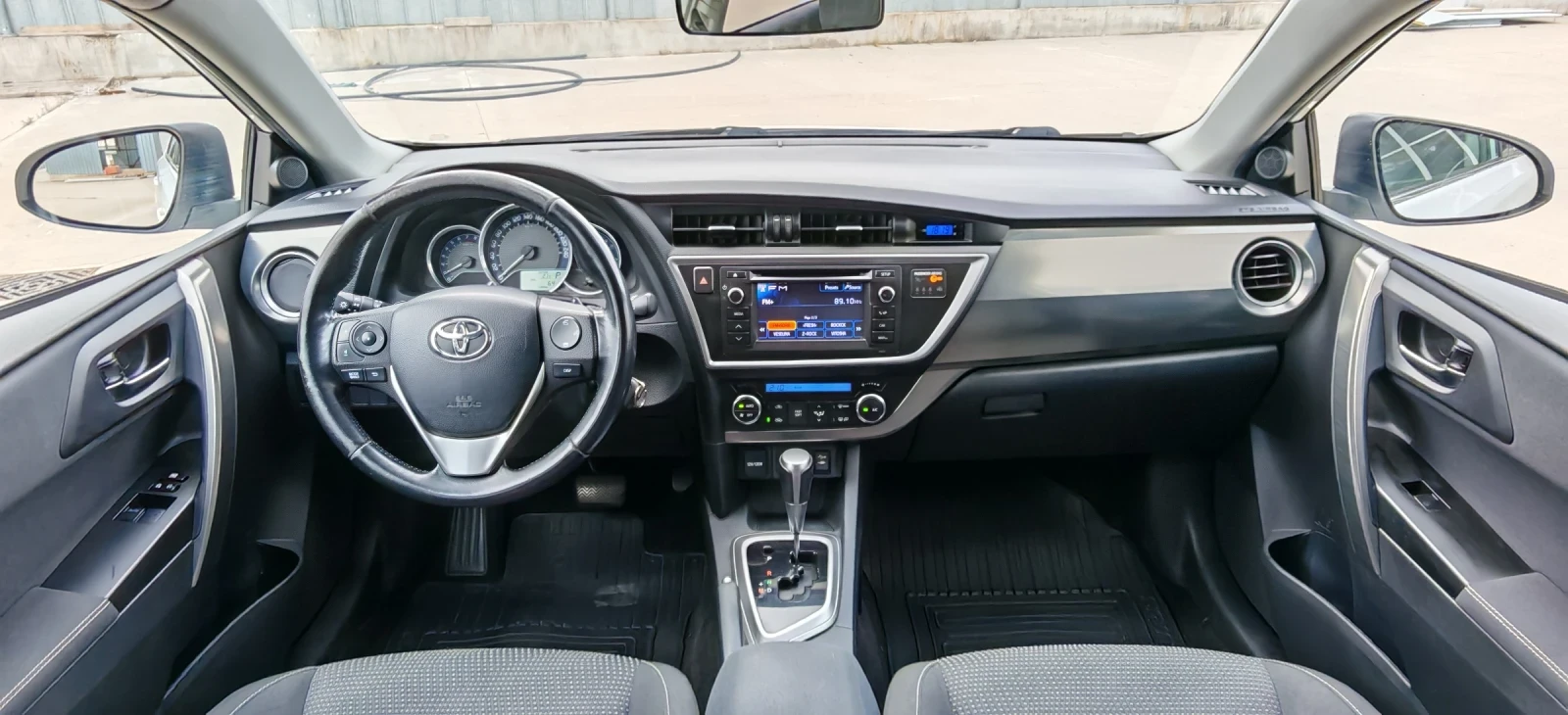 Toyota Auris 1.6VVTi AUTOMATIC* Bi-Xenon* Camera* Navi* Bluetoo, снимка 12 - Автомобили и джипове - 54657835