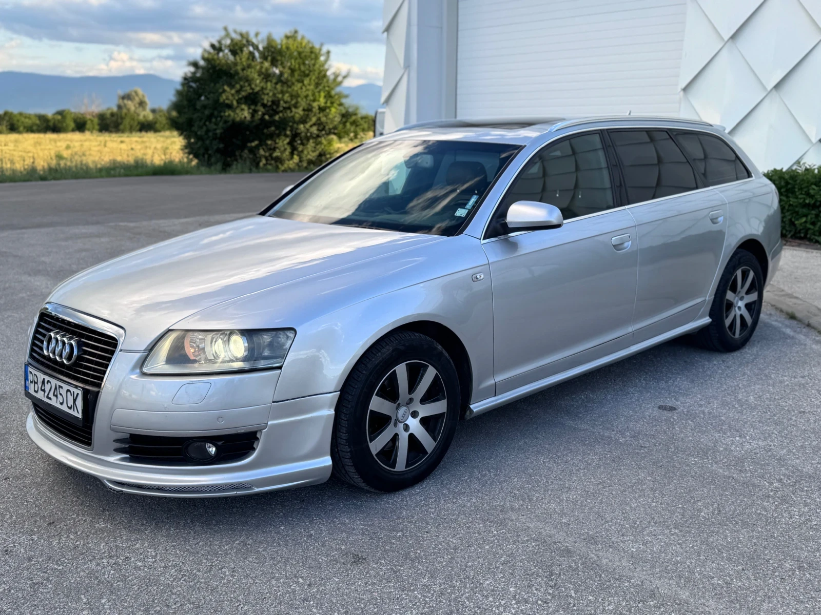 Audi A6 Комби, снимка 3 - Автомобили и джипове - 54896280
