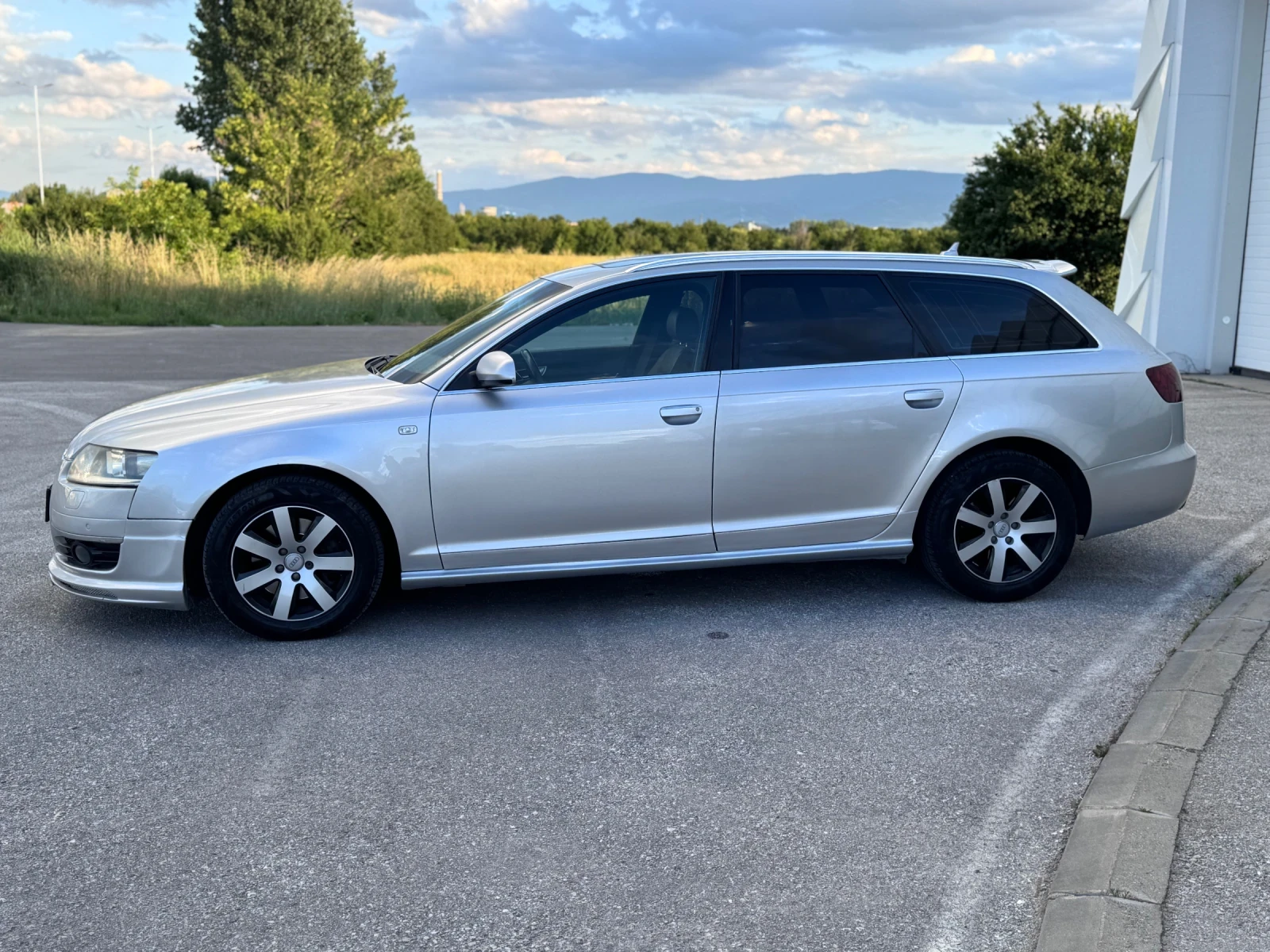 Audi A6 Комби, снимка 6 - Автомобили и джипове - 54896280
