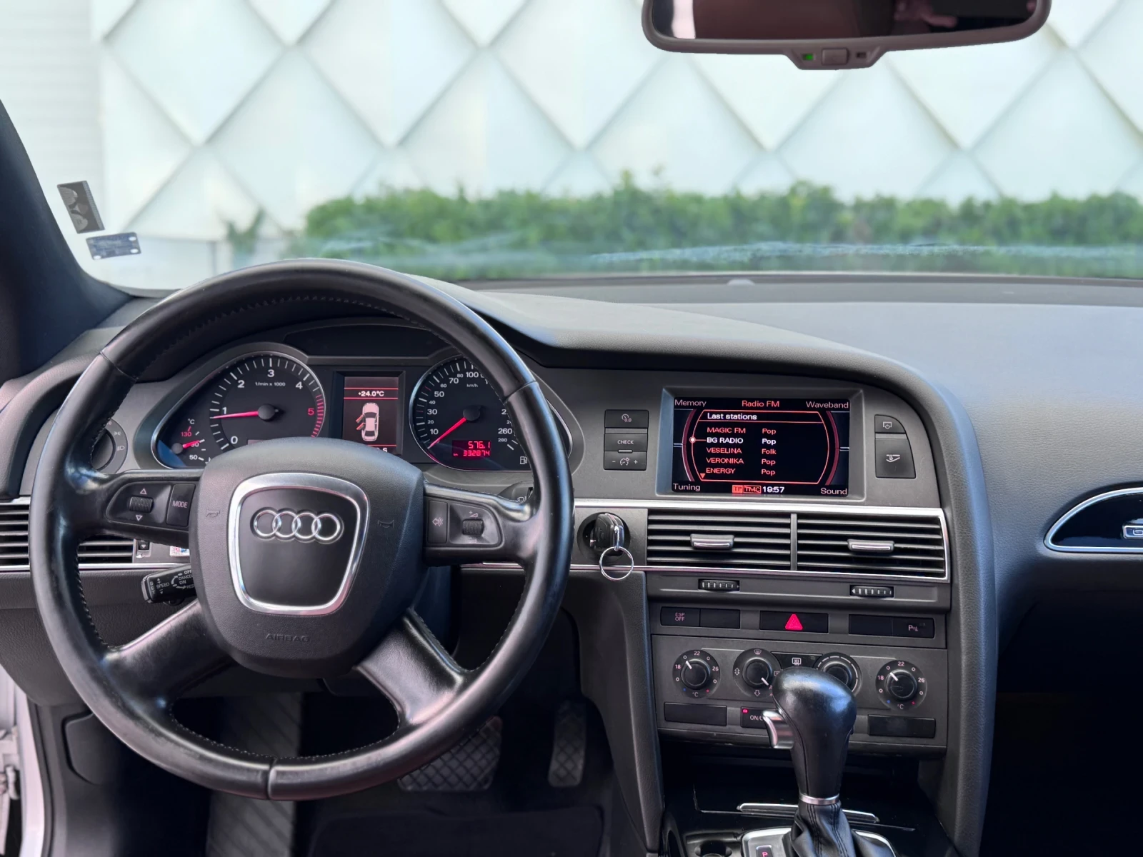 Audi A6 Комби, снимка 14 - Автомобили и джипове - 54896280