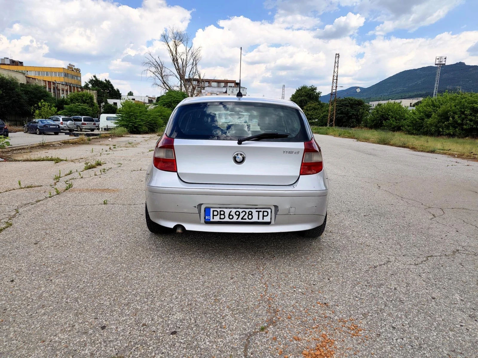 BMW 118, снимка 6 - Автомобили и джипове - 55076572