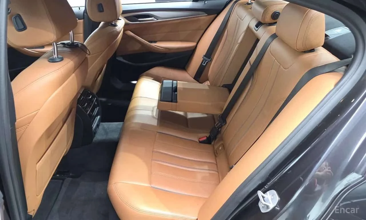 BMW 530 * 530i xDrive M Sport Package * CARFAX * ���� �� � | Mobile.bg � ����������� 16