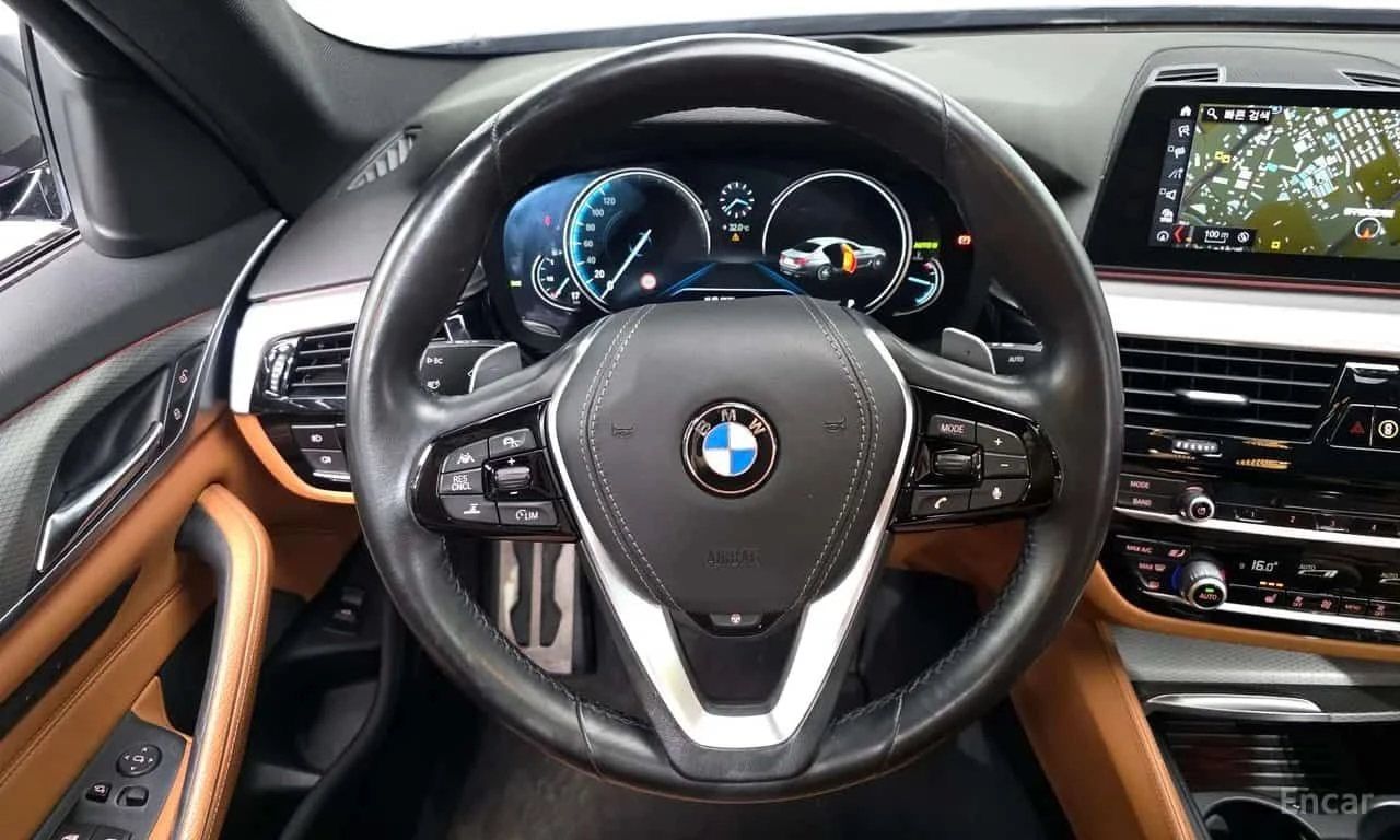 BMW 530 * 530i xDrive M Sport Package * CARFAX * ���� �� � | Mobile.bg � ����������� 9