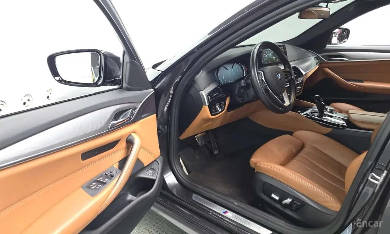 BMW 530 * 530i xDrive M Sport Package * CARFAX * ���� �� � | Mobile.bg � ����������� 7