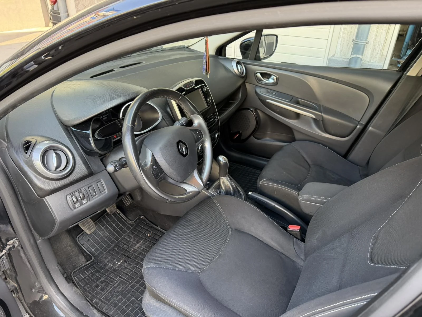 Renault Clio 0.9 TCE 55000км, снимка 6 - Автомобили и джипове - 56152317