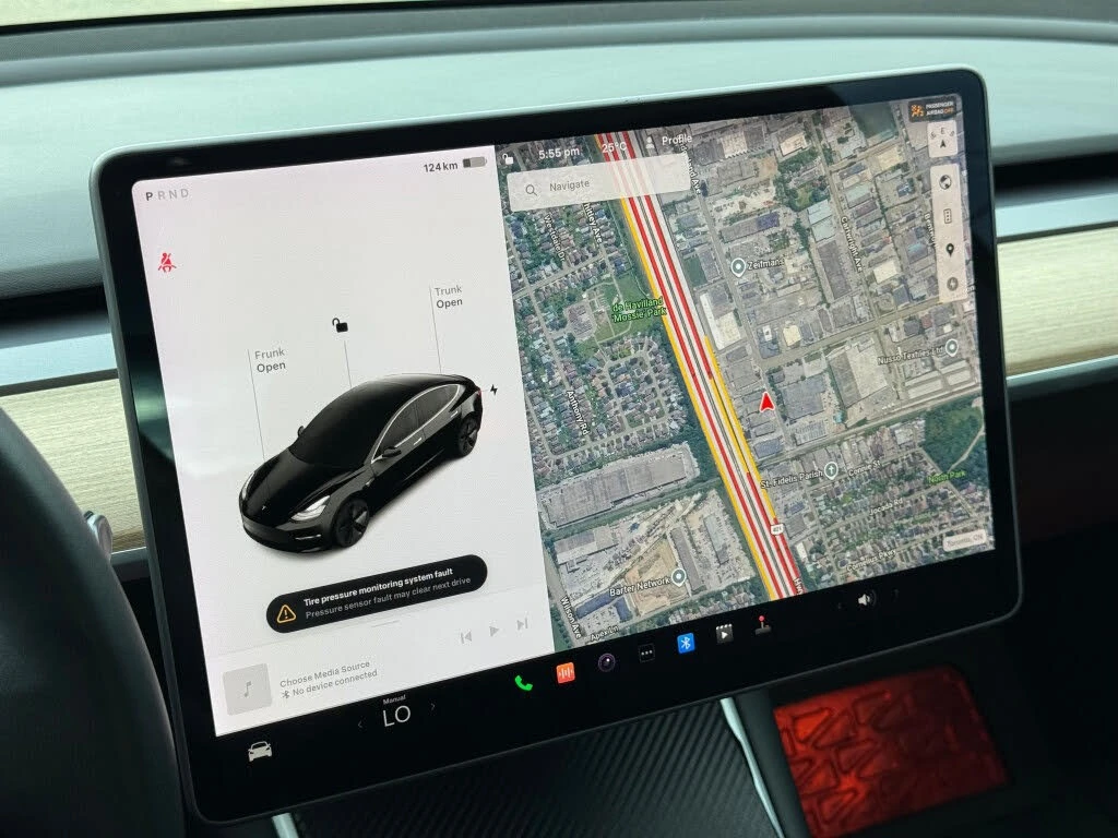 Tesla Model 3 2020* DIS* LANE ASSIT* ПОДГРЕВ* КАМЕРА* PANO* КРАЙ, снимка 10 - Автомобили и джипове - 56261720