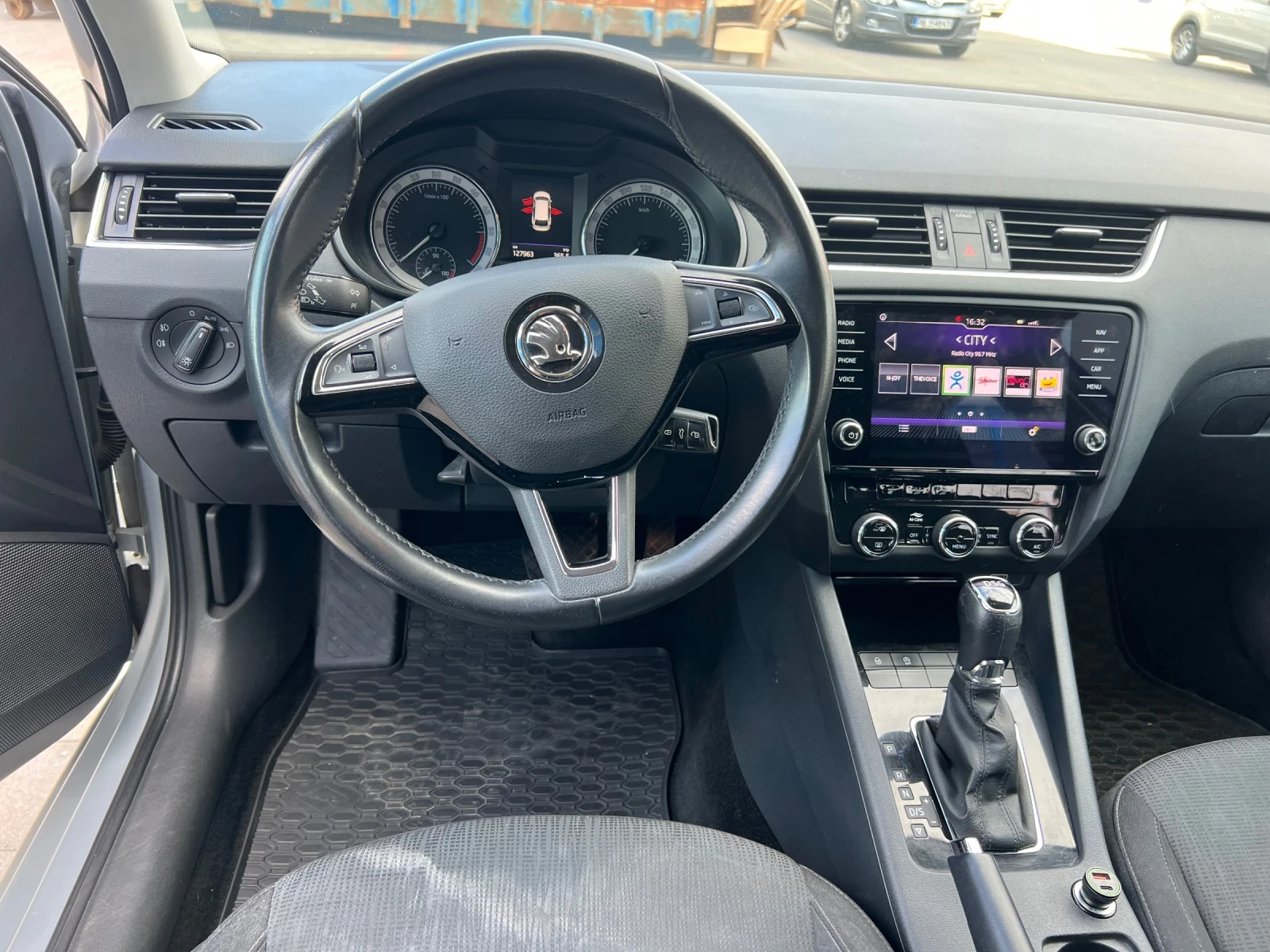 Skoda Octavia 2.0tdi, снимка 6 - Автомобили и джипове - 56265689