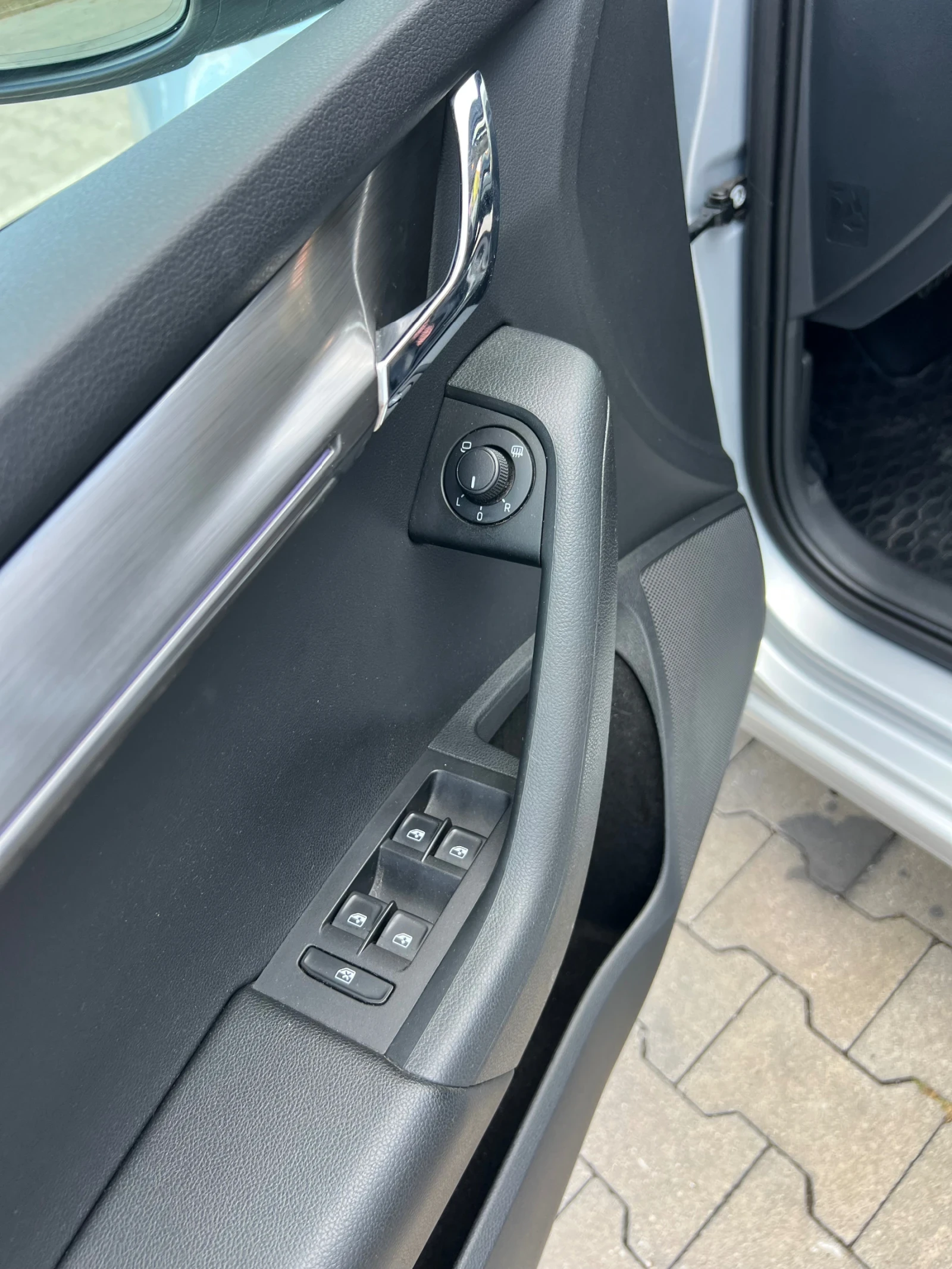 Skoda Octavia 2.0tdi, снимка 10 - Автомобили и джипове - 56265689