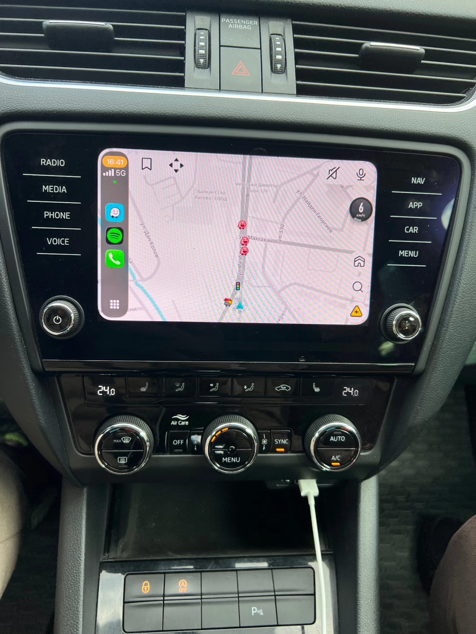 Skoda Octavia 2.0tdi, снимка 9 - Автомобили и джипове - 56265689