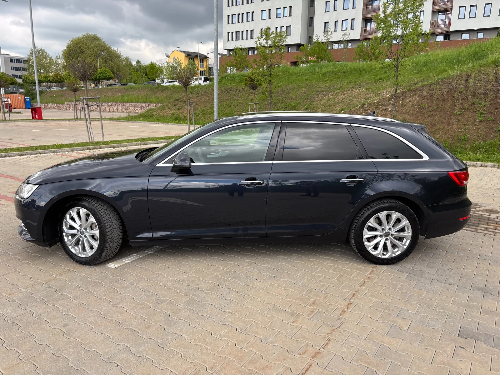 Audi A4, снимка 6 - Автомобили и джипове - 56408630
