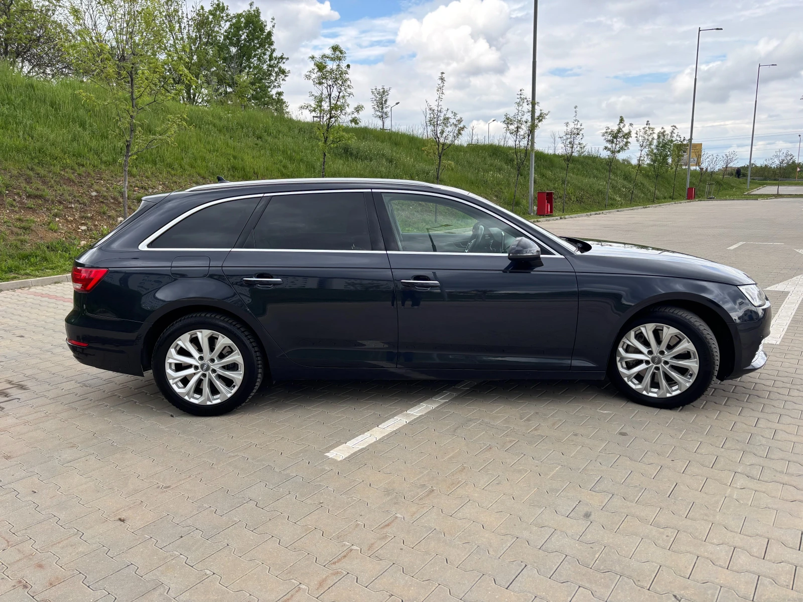 Audi A4, снимка 3 - Автомобили и джипове - 56408630