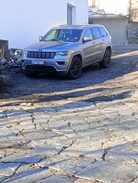 Jeep Grand cherokee Ларедо 3, 6 бензин , снимка 1