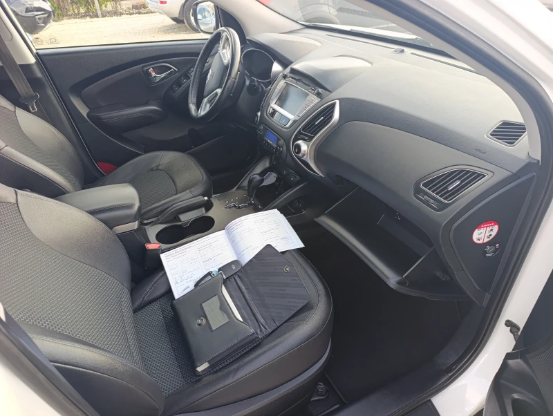 Hyundai IX35 2.0i 4x4, снимка 14 - Автомобили и джипове - 52654616