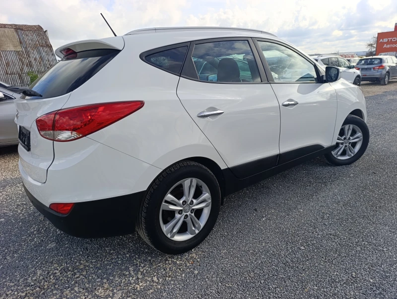 Hyundai IX35 2.0i 4x4, снимка 3 - Автомобили и джипове - 52654616