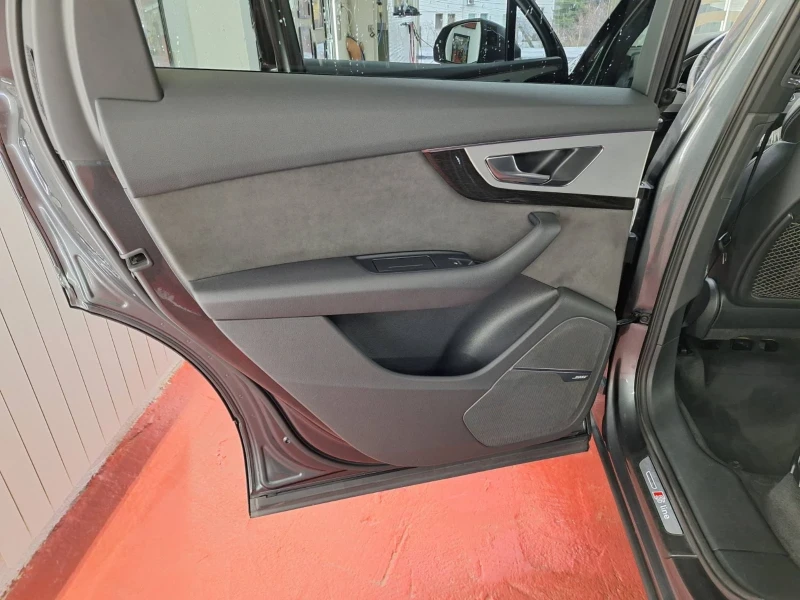 Audi Q7 S Line 1ви собственик , снимка 16 - Автомобили и джипове - 53291682