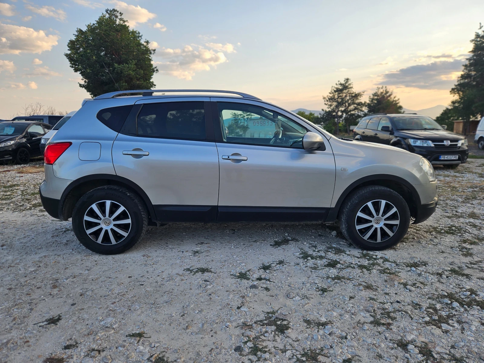 Nissan Qashqai 2.0/4X4/KEYLESS/ПАНОРАМА/ПОДГРЕВ - изображение 2