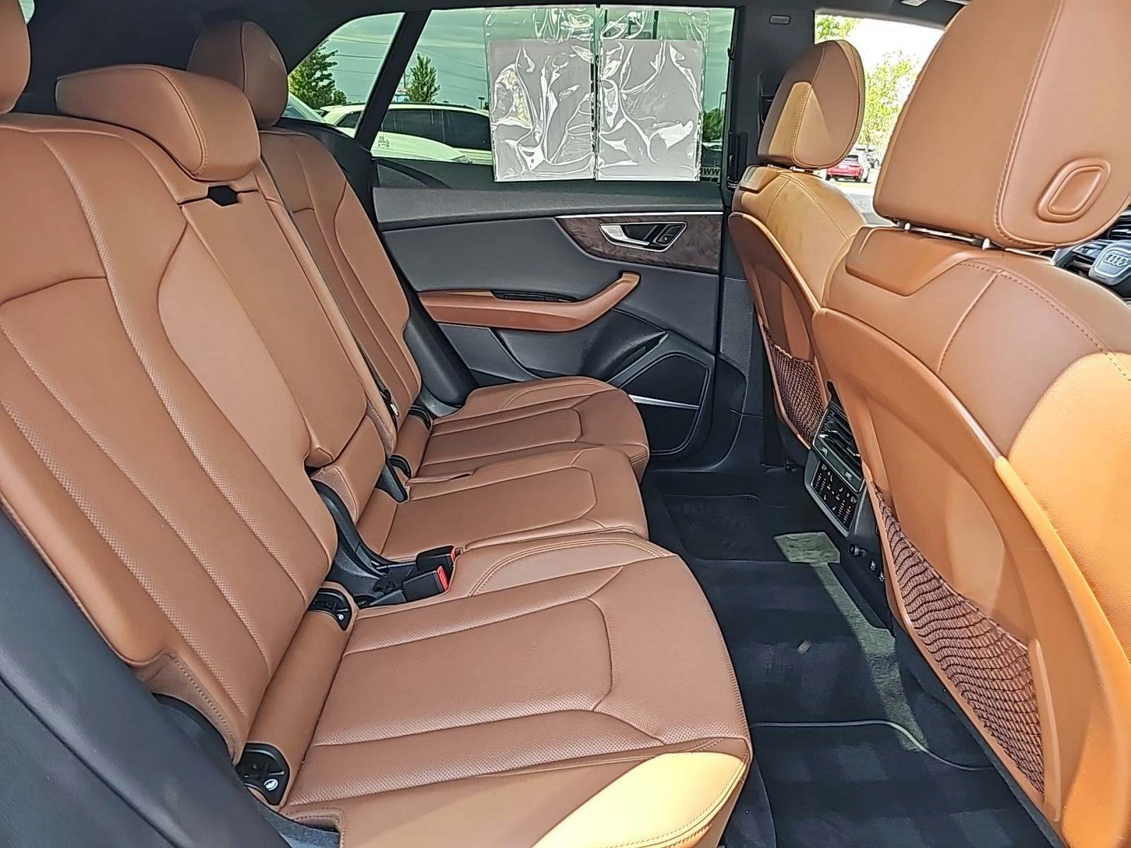 Audi Q8 MATRIX* DISTRONIK* PANO* KEYLESS* AMBIENT* ВИДЕО Н | Mobile.bg — изображение 11