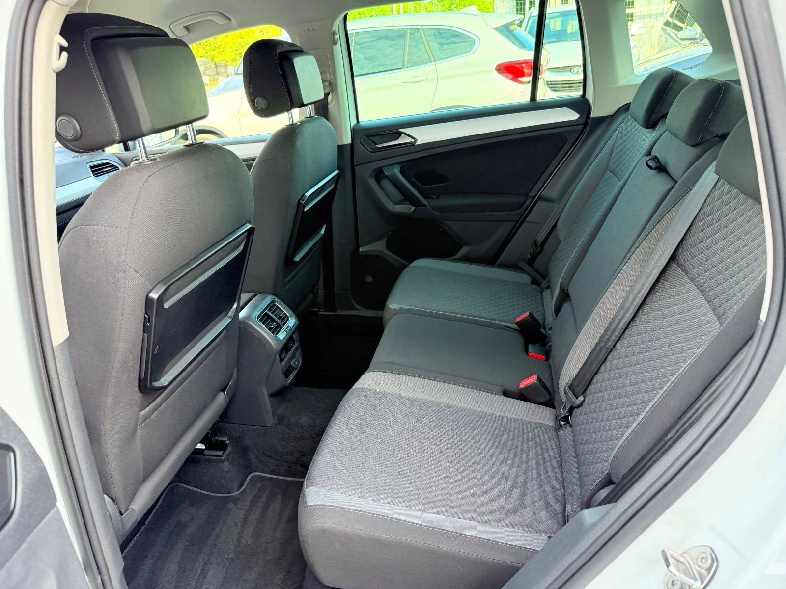 VW Tiguan 2.0tdi 150k.c 4Motion* Distronik* *  - изображение 8