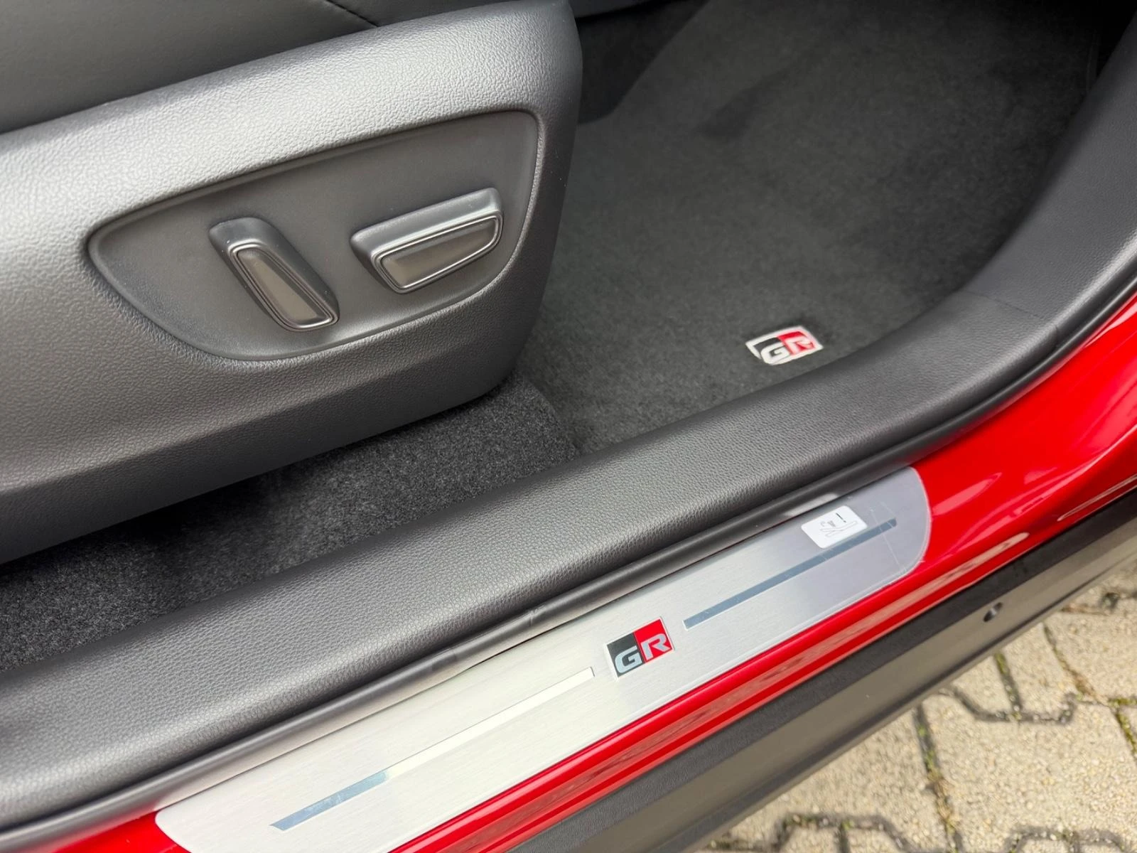 Toyota Rav4 GR SPORT HYBRID 4X4 JBL 360 | Mobile.bg � ����������� 14