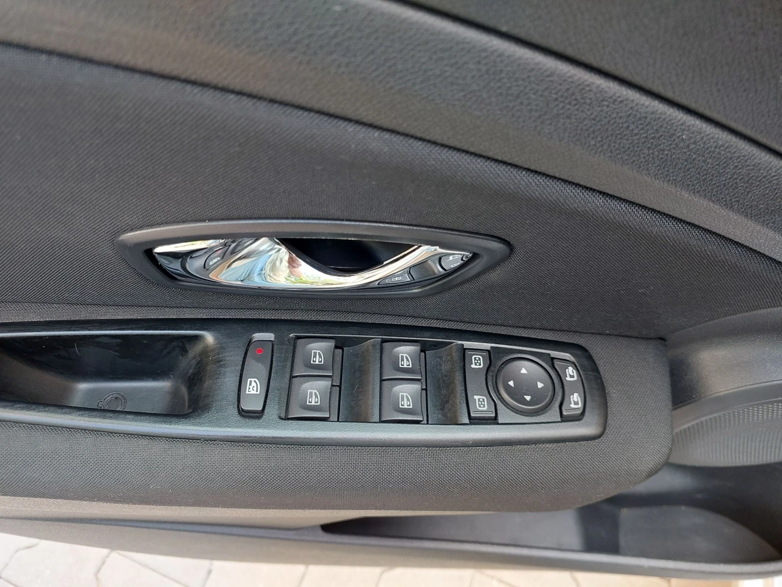 Renault Fluence 1.5 dci 110PS, снимка 9 - Автомобили и джипове - 53291682