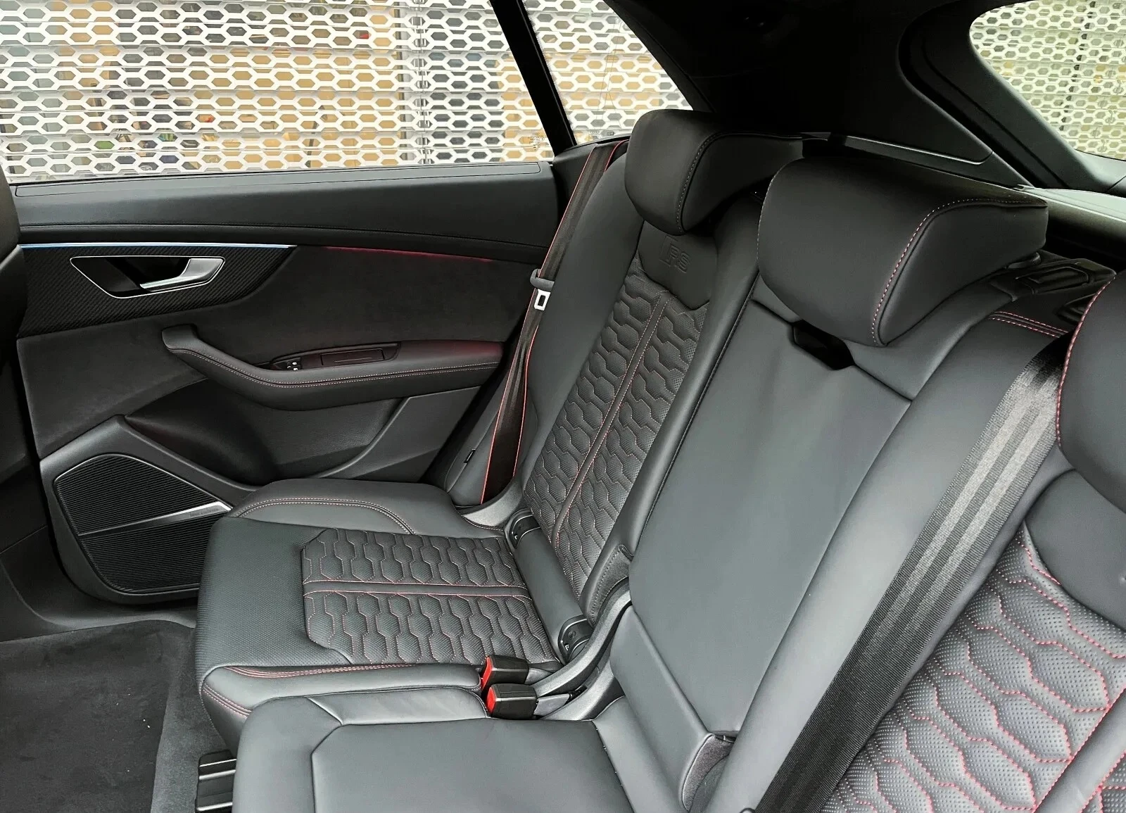 Audi RSQ8 Performance, снимка 8 - Автомобили и джипове - 53952306