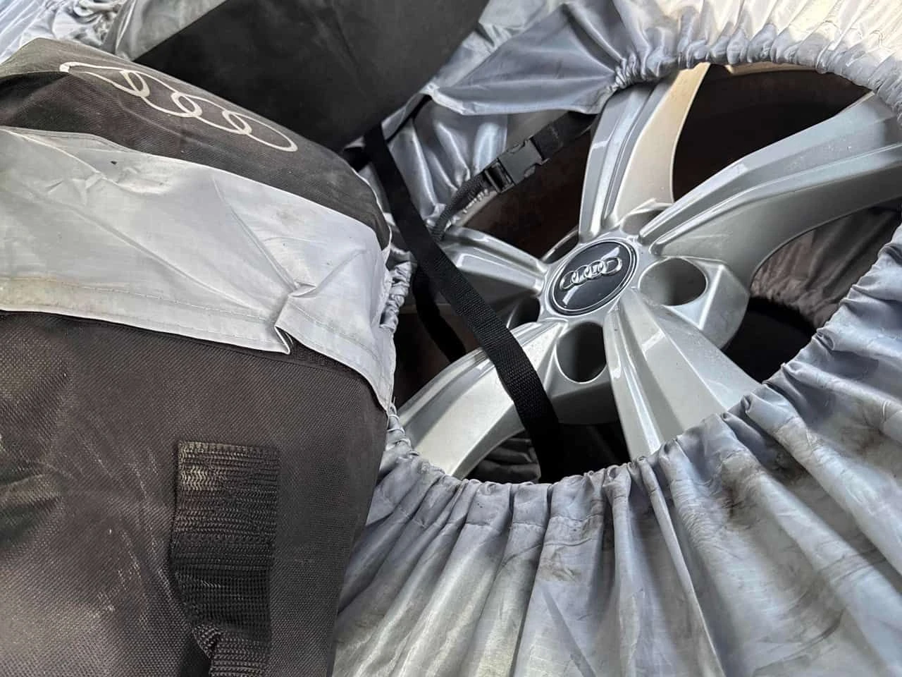Audi SQ5 * Technik * ПОДГРЕВИ * 360 * PANO * CARFAX, снимка 11 - Автомобили и джипове - 54794004
