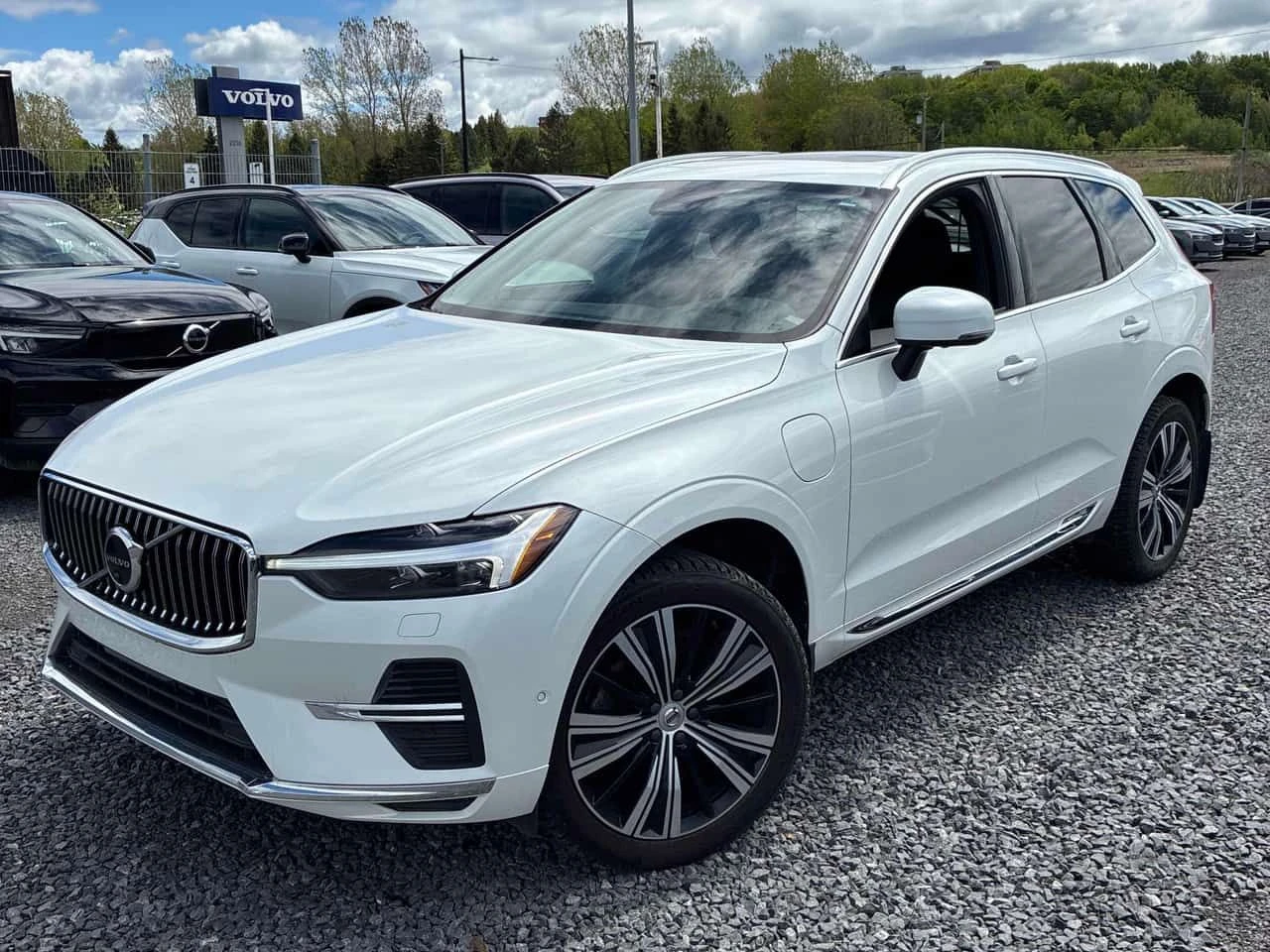 Volvo XC60 * Plus Bright Theme* АВТОКРЕДИТ БЕЗ ПЪРВОНАЧАЛНА* 