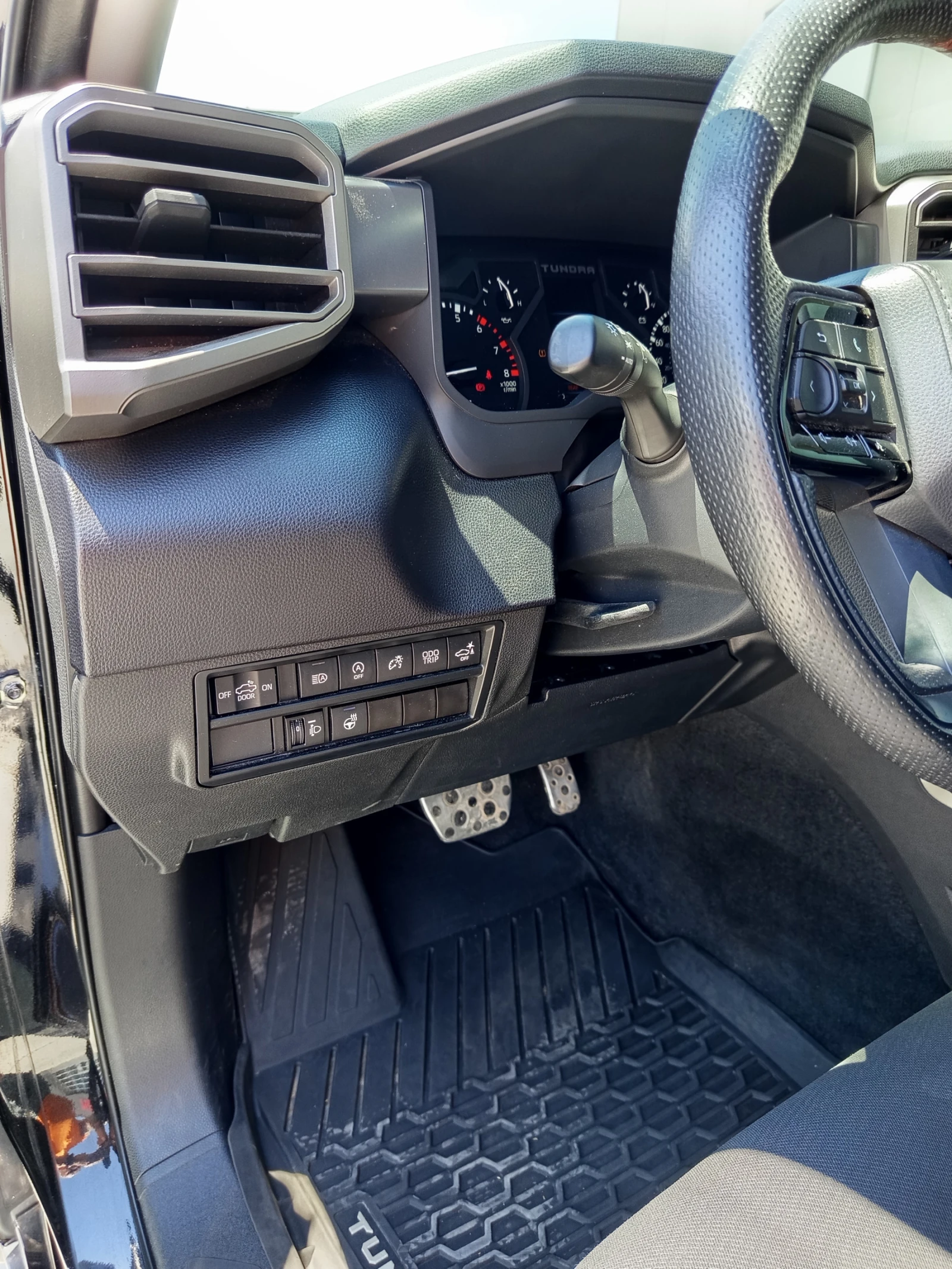 Toyota Tundra TRD, снимка 9 - Автомобили и джипове - 55289598
